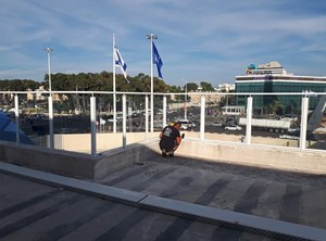 מעקות זכוכית גשר